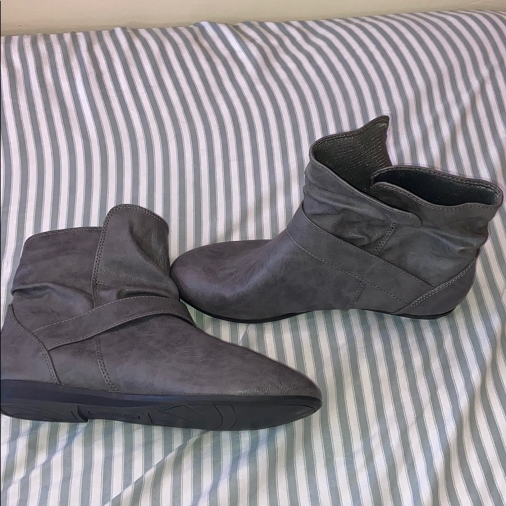 Low cut boots